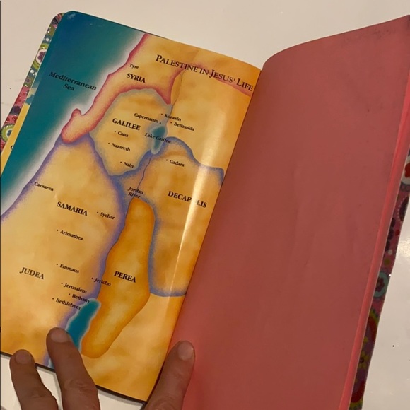 Children’s Bible - Picture 9 of 12